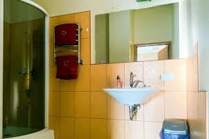 комерційна за адресою Дніпро, Королеви Єлизавети ІІ вул. (Глинки), 1