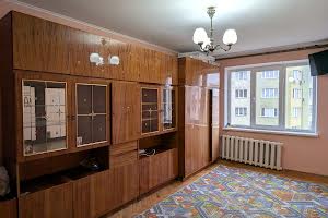 квартира за адресою Гната Хоткевича вул., 67а