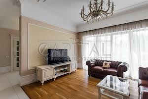 будинок за адресою с. Іванковичі, Зоряна