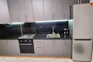 квартира за адресою Домбровського вул., 3