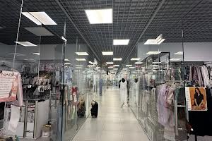 комерційна за адресою Машинобудівників вул., 7