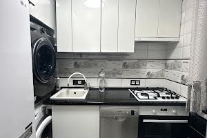 квартира за адресою Дністерська, 6