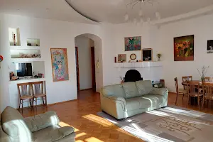 квартира за адресою Куликівський узвіз (Революції), 9