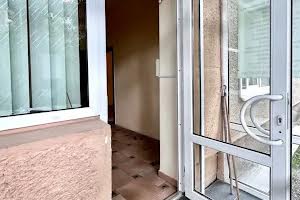 комерційна за адресою Південний бульв., 34