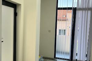 комерційна за адресою Корятовича пл., 28