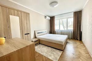 квартира за адресою Раїси Окіпної вул., 1