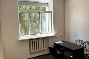 комерційна за адресою Лабораторна вул., 37/33