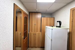 комерційна за адресою Кам'янецька вул., 75