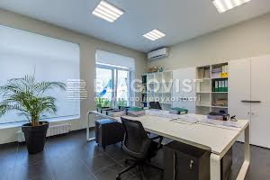 комерційна за адресою Новоселицька вул., 7