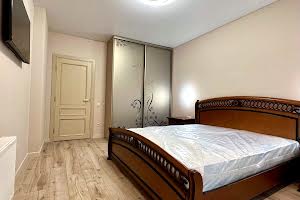 квартира за адресою Залізнична вул., 8