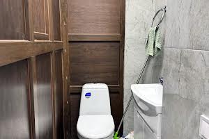 комерційна за адресою Подільська вул., 56