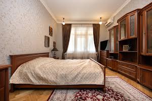 квартира за адресою Політехнічна вул., 10