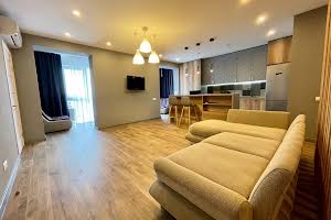 квартира за адресою Светлова, 42А