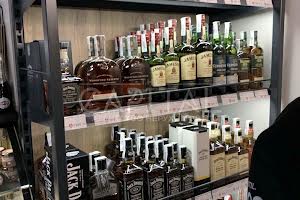 комерційна за адресою Метрологічна вул., 15