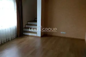 будинок за адресою Місячна вул., 11