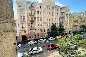 коммерческая по адресу Малая Житомирская ул., 10