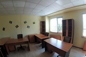 комерційна за адресою Зелена вул., 153а