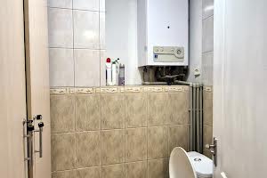 комерційна за адресою Перемоги вул., 43