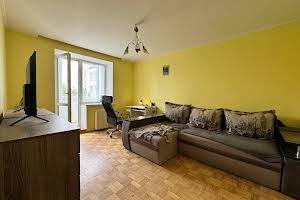 квартира за адресою Івасюка вул., 21
