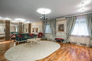дом по адресу Александровская ул.