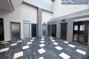 комерційна за адресою Хорива вул., 55Б