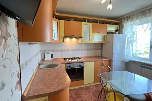 квартира за адресою Небесної Сотні просп. (Маршала Жукова), 10