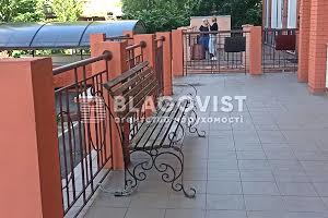 комерційна за адресою Почайнинська вул., 70