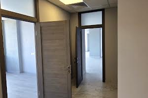 комерційна за адресою Мечникова вул., 17/19