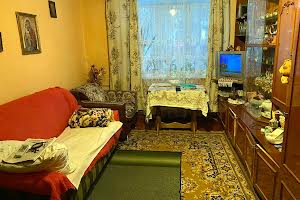 кімната за адресою Степана Бандери, 30