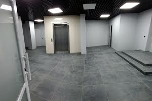 комерційна за адресою Степана Бандери просп. (Московський), 9 Б