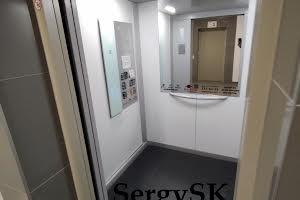комерційна за адресою Центральна вул., 21-А