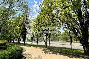 будинок за адресою Льва Ландау просп. (50-річчя СРСР), 132