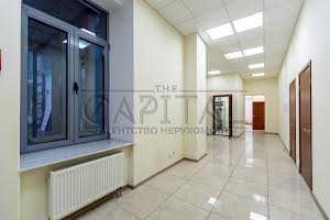 комерційна за адресою Володимирська вул., 4
