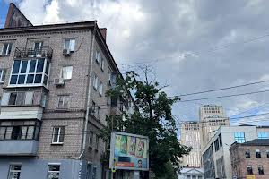 комерційна за адресою Харківська вул., 4