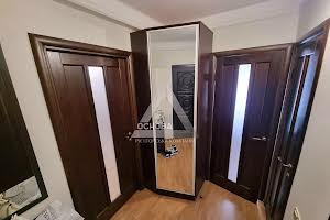 квартира за адресою Шкільна вул. (Героїв Сталінграда), 18