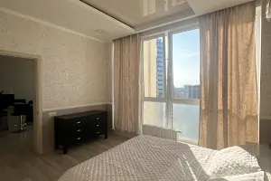 квартира за адресою Літературна вул., 12а