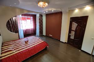 квартира за адресою Героїв Майдану вул. (Театральна), 48