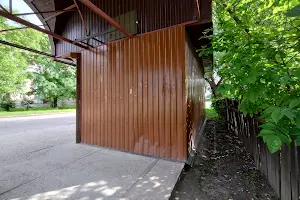 комерційна за адресою Благовіщенська, 253