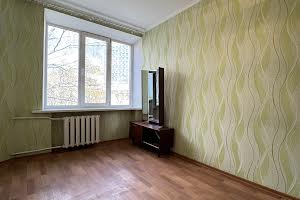 квартира за адресою майдан Захисників України пл. (Повстання)