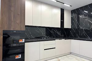 квартира за адресою Степана Бандери вул., 77-Б
