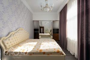 будинок за адресою Крутогірна вул., 8