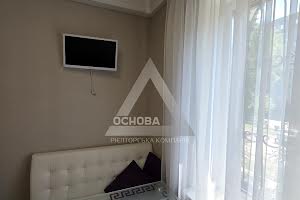 квартира за адресою Шкільна вул. (Героїв Сталінграда), 18