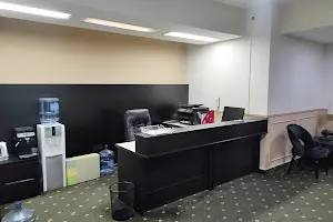 комерційна за адресою Базарна вул., 1