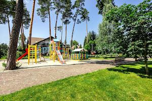 комерційна за адресою київська, 1