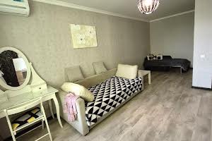 квартира за адресою Тополина вул., 20