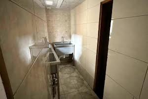 комерційна за адресою Підвалля вул., 11