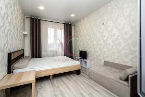 квартира за адресою Дмитра Коцюбайла вул., 7а