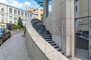 комерційна за адресою Лютеранська вул., 14в