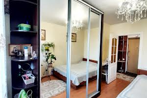 квартира за адресою Михайла Лушпи просп., 32