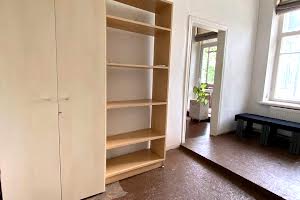 комерційна за адресою Володимира Антоновича вул. (Свердлова), 37